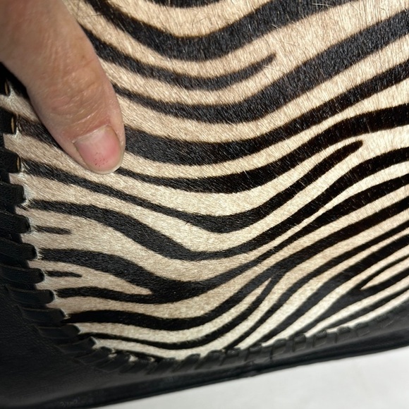 SAS Black and White Shoulder Bag with Zebra Print Leather/ calfskin - Picture 4 of 16